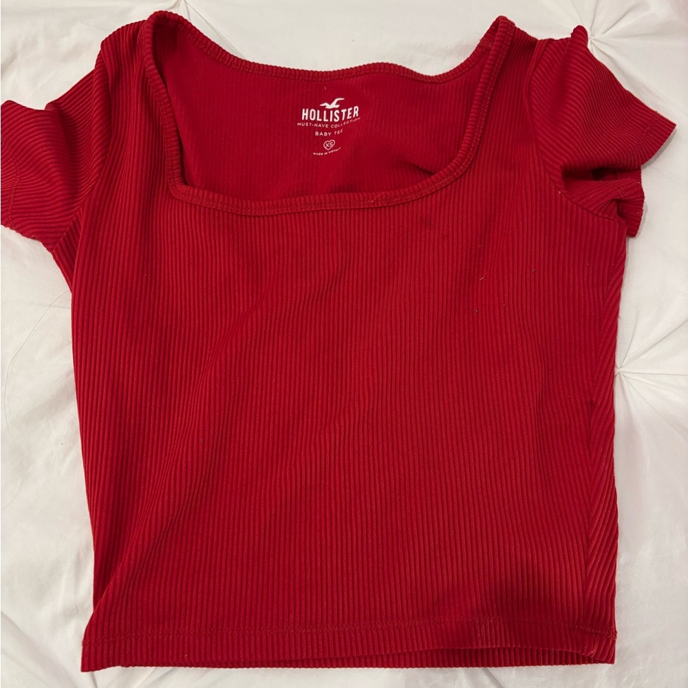 Hollister Women's Scarlet Ribbed Crop Top